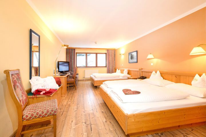 Room 3 of 27