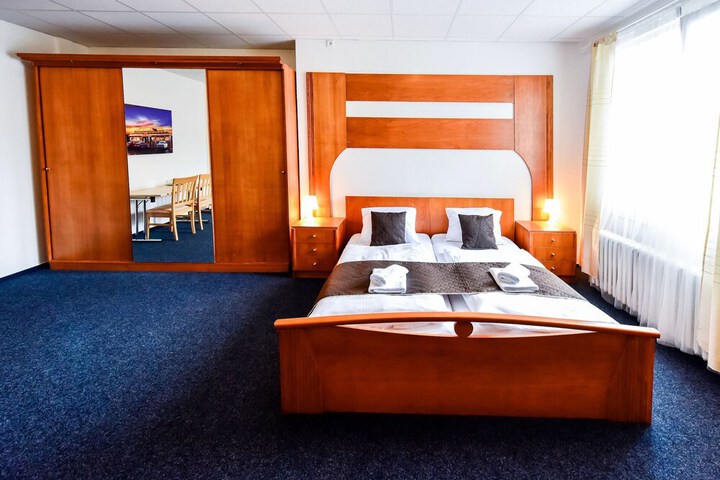 Room 14 of 33