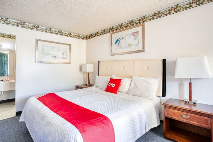 1 King Bed (6 of 6)