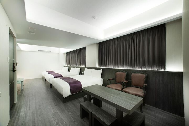 Room 12 of 35