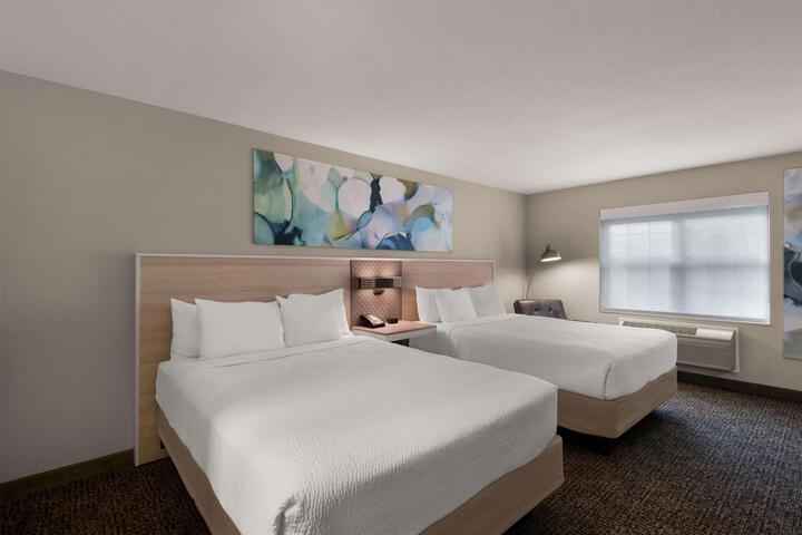 2 Queen Beds (9 of 9)
