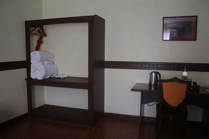 Room 9 of 67