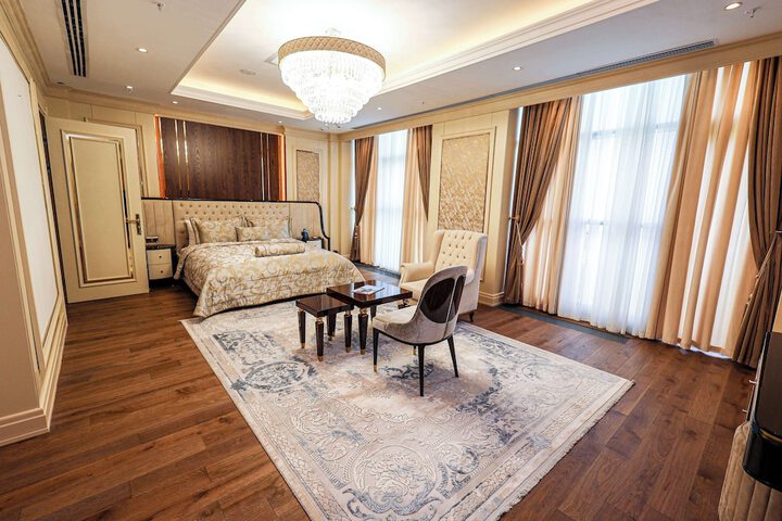 Room 27 of 94