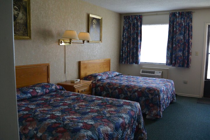 Room 2 of 25