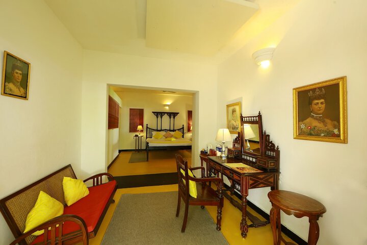 Room 9 of 24