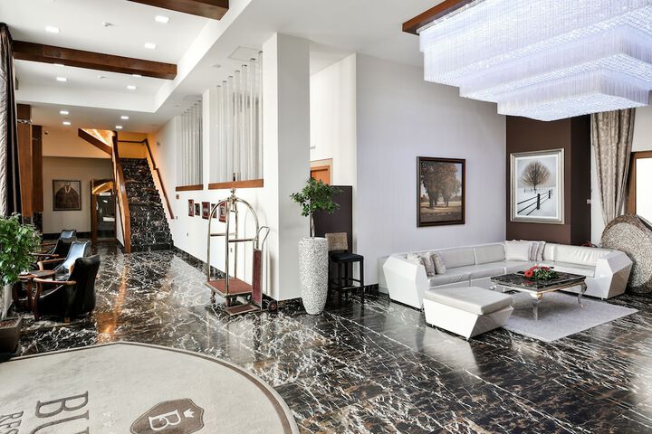 Guest Lobby