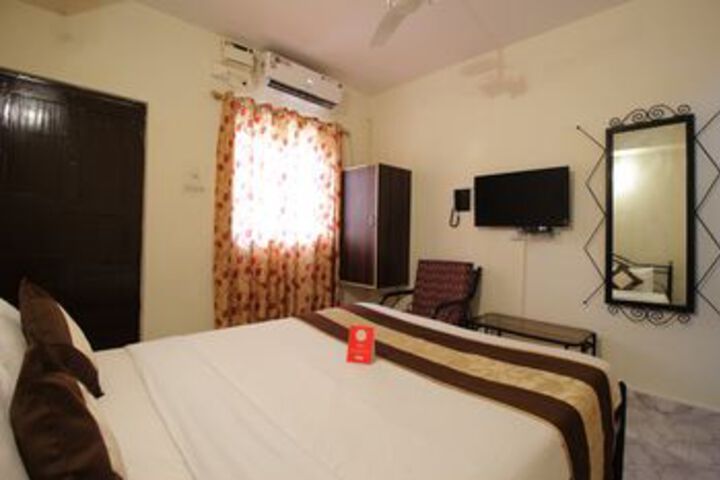 Room 12 of 19