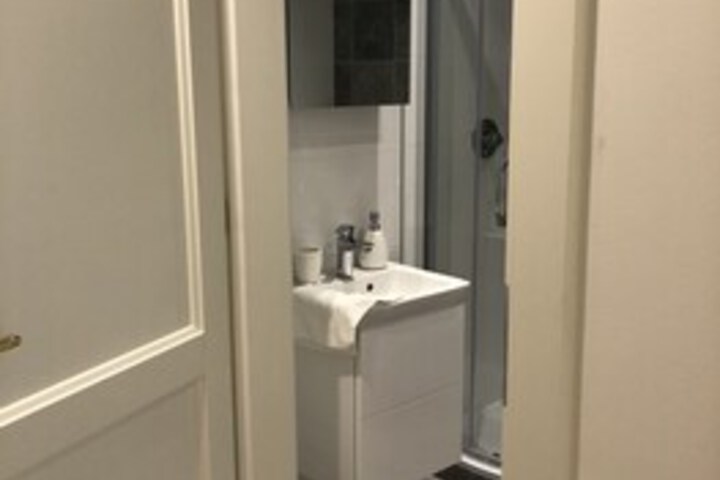 Room 5 of 27