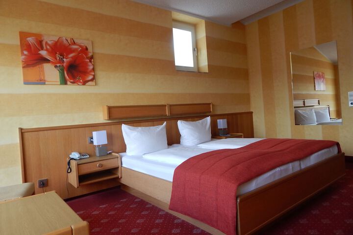 Room 2 of 18