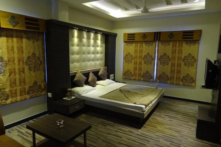 Room 19 of 34