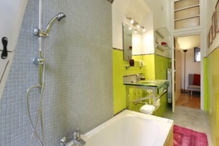 Room 4 of 23