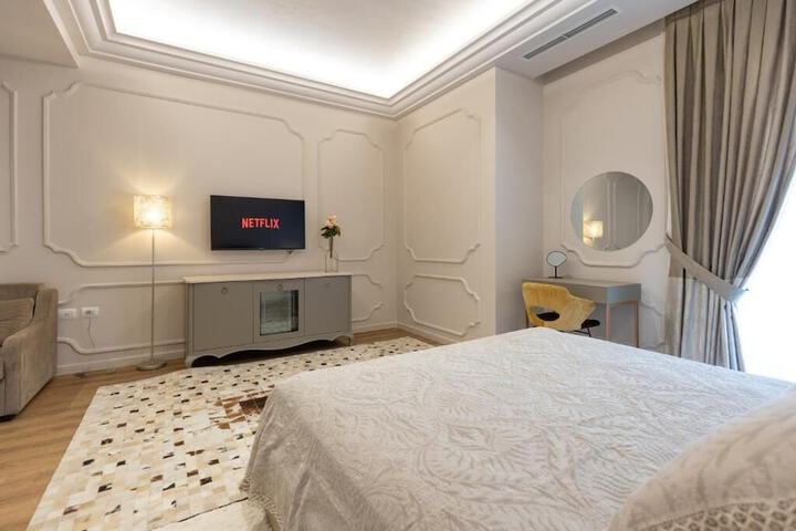 Room 5 of 23