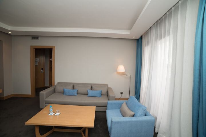 Room 38 of 83