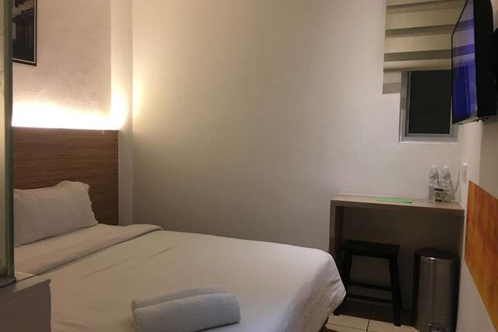 Room 22 of 38