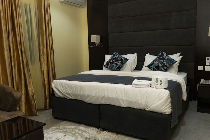 Room 12 of 26