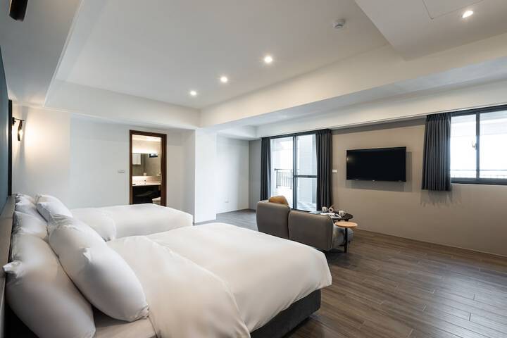 Room 30 of 68
