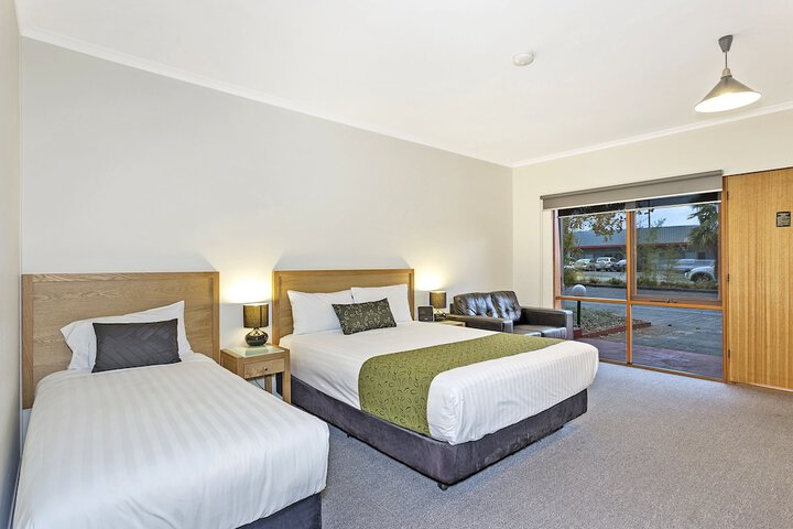 Room 4 of 35