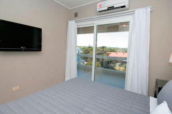 Room 10 of 45