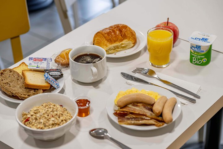 Breakfast/Coffee Service 22 of 26