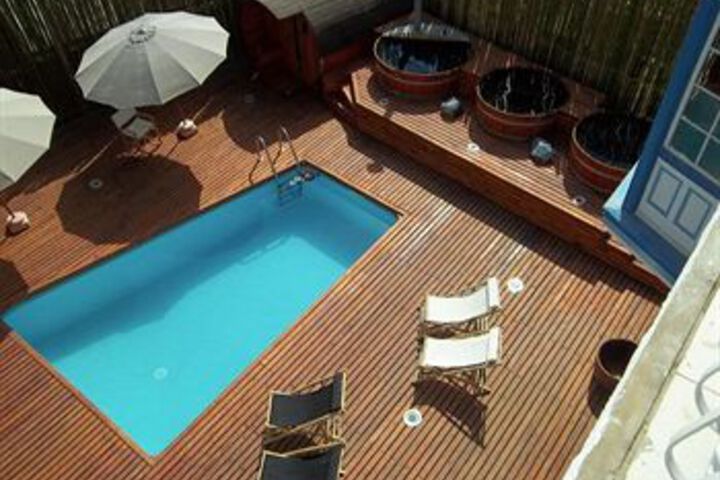 Pool 44 of 50