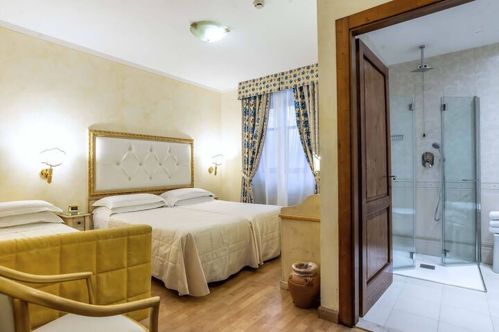 Room 34 of 67