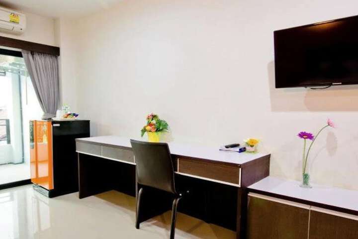 Room 21 of 37