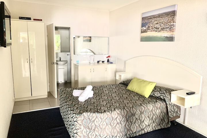 Room 3 of 15