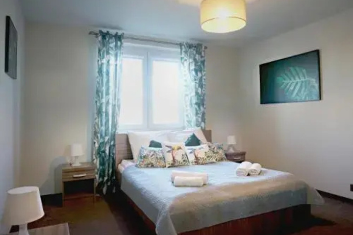 Room 2 of 12
