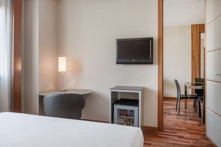 Room 12 of 65