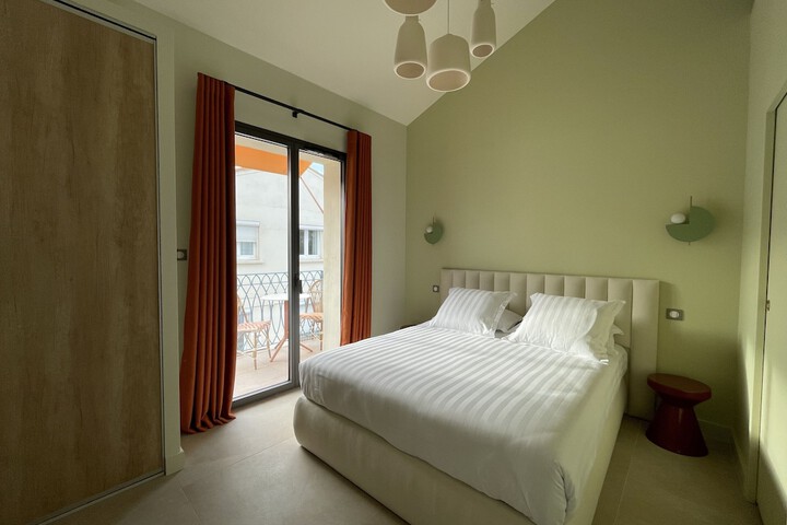 Room 27 of 45