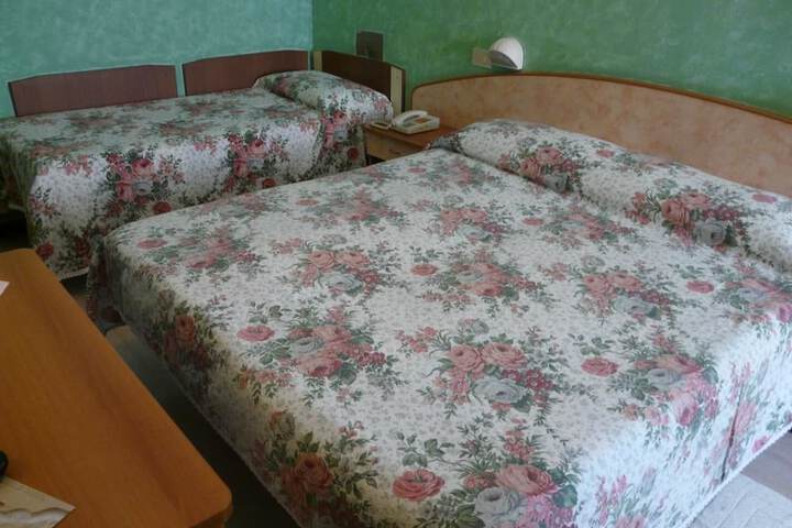 Room 12 of 35
