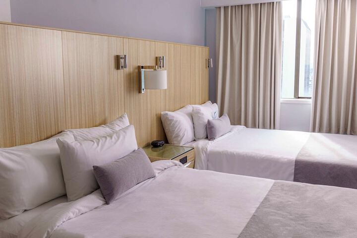 Room 10 of 210