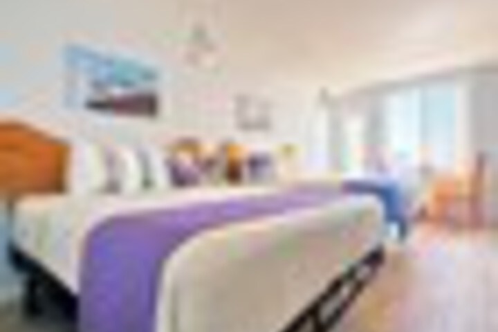 Room 53 of 258