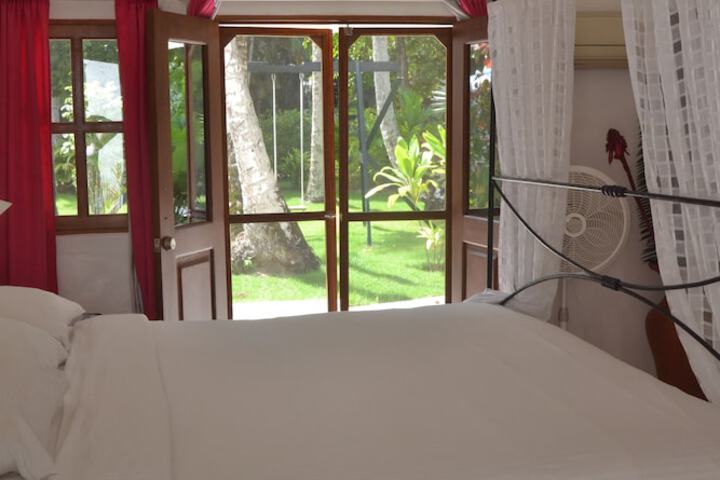 Room 13 of 79