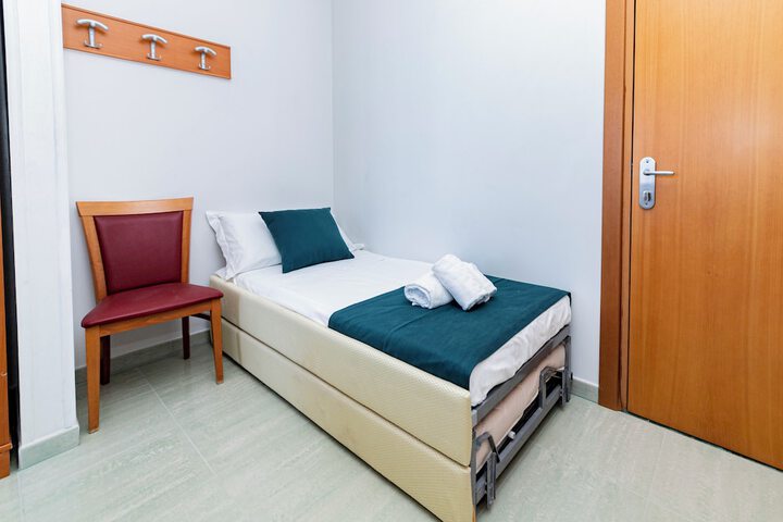 Room 7 of 48