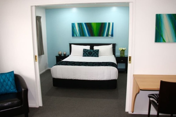 Room 32 of 103