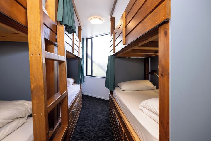 Room 9 of 25