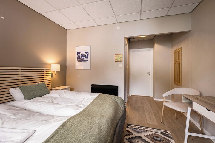 Room 10 of 83
