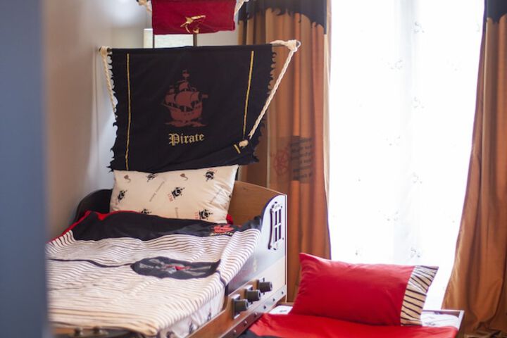 Room 8 of 38