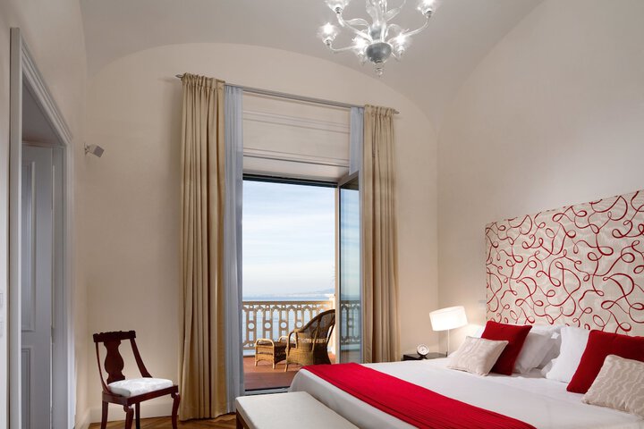 Room 40 of 185