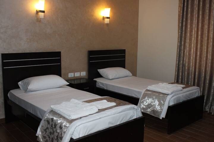 Room 6 of 31