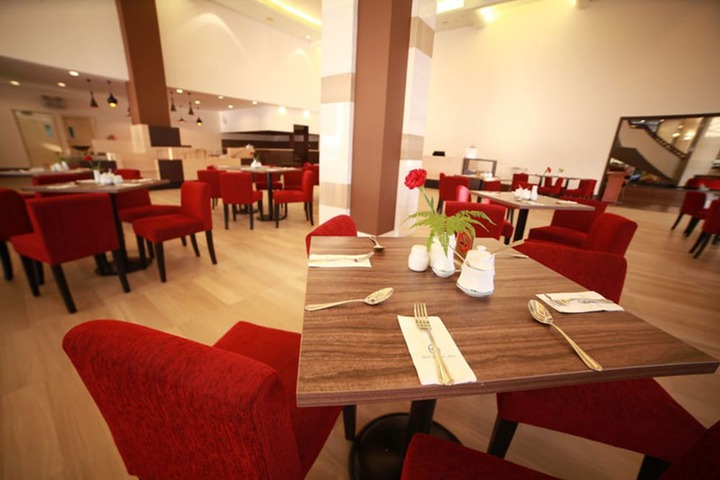 Dining Photos