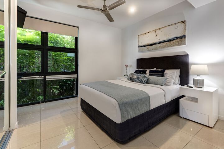 Room 6 of 43