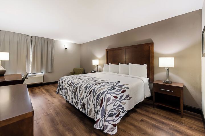 Room 11 of 25