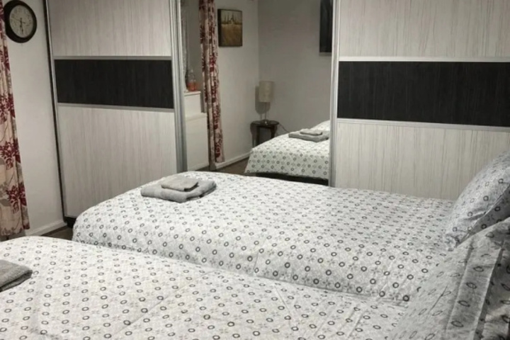 Room 9 of 12