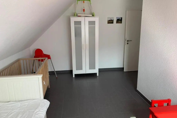 Room 5 of 11