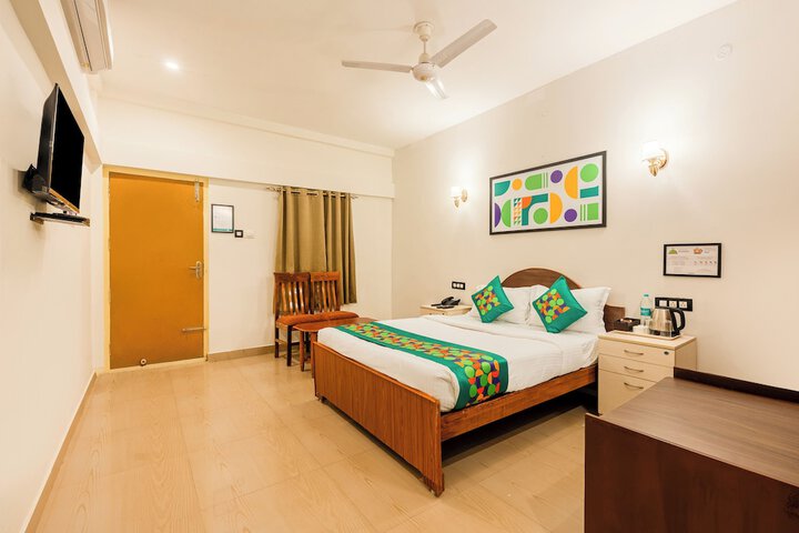 Room 9 of 38