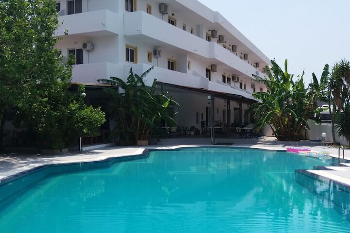 Sotirakis Hotel Studios