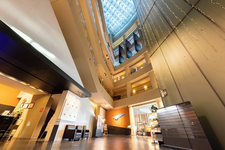 Entrance & Lobby