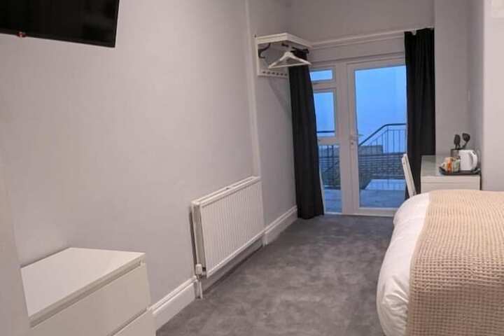 Room 7 of 49